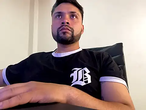 Snapshot of Zion_draftt chatting on March 27, 9:36 pm Zion draftt online show from March 27, 9:36 pm