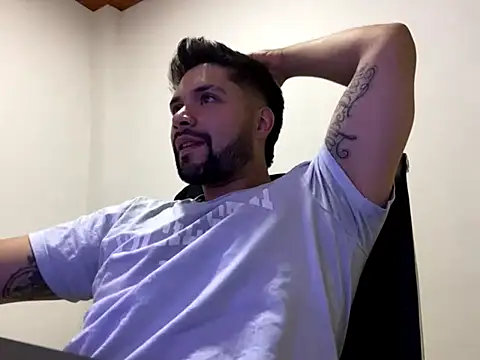 Snapshot of Zion_draftt chatting on March 29, 1:49 am Zion draftt online show from March 29, 1:49 am