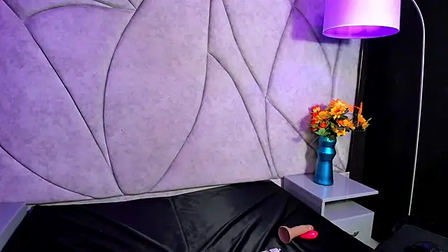 VeronicaCream  online show from May 20, 4:29 am
