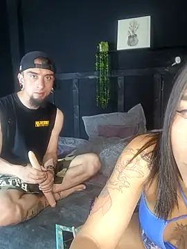 Snapshot of Rommen_N_Zoe chatting on March 28, 10:31 pm Rommen N Zoe online show from March 28, 10:31 pm