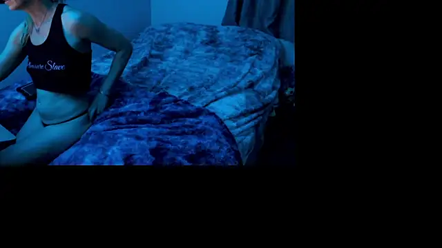 Snapshot of shadowpleasures4u chatting on May 13, 11:11 pm shadowpleasures4u online show from May 13, 11:11 pm