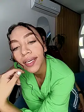 Snapshot of ritzabeth_daniel chatting on March 19, 2:15 am ritzabeth daniel online show from March 19, 2:15 am