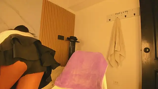 Snapshot of Miss_ElektraNova chatting on March 22, 11:46 am Miss ElektraNova online show from March 22, 11:46 am