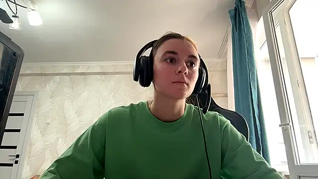 Snapshot of PluralPalaver chatting on March 6, 8:33 am PluralPalaver online show from March 6, 8:33 am