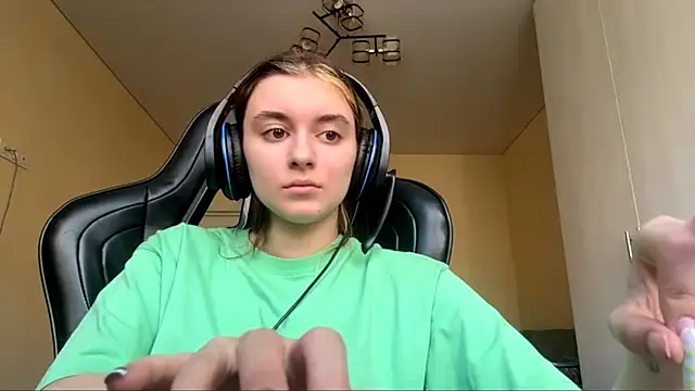 Snapshot of PluralPalaver chatting on March 14, 7:14 am PluralPalaver online show from March 14, 7:14 am