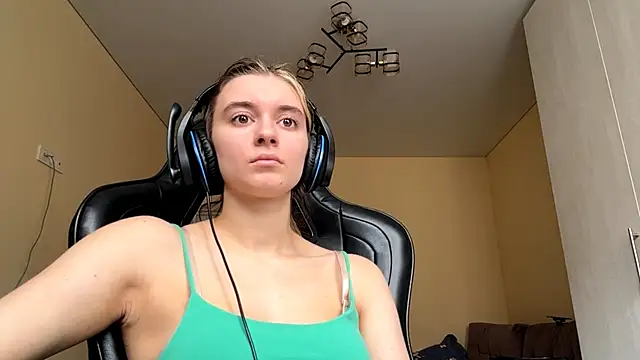 Snapshot of PluralPalaver chatting on March 27, 8:09 am PluralPalaver online show from March 27, 8:09 am