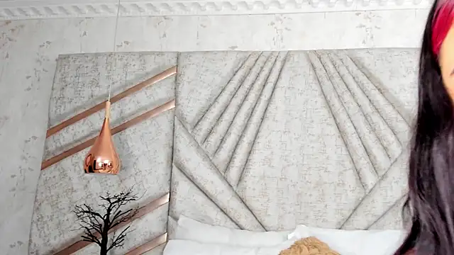 Snapshot of EmeelyMuller chatting on March 29, 4:01 am EmeelyMuller online show from March 29, 4:01 am