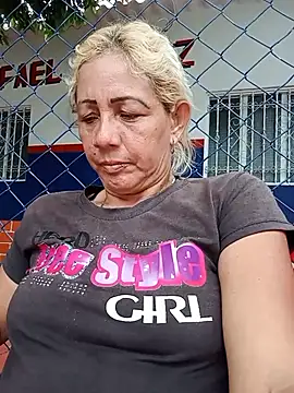 Lamonita05 online show from April 16, 6:41 pm