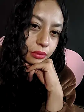 Snapshot of melsylatina chatting on March 20, 1:43 am melsylatina online show from March 20, 1:43 am