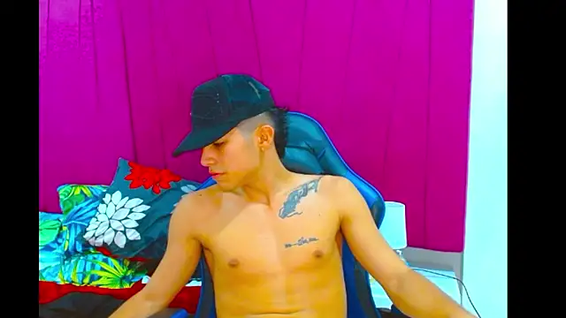 Snapshot of pipe_hot04 chatting on March 20, 1:10 am pipe hot04 online show from March 20, 1:10 am