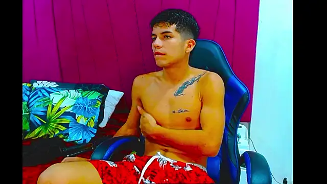 Snapshot of pipe_hot04 chatting on March 21, 2:49 am pipe hot04 online show from March 21, 2:49 am