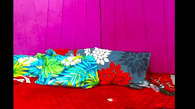 Snapshot of pipe_hot04 chatting on March 23, 2:15 am pipe hot04 online show from March 23, 2:15 am