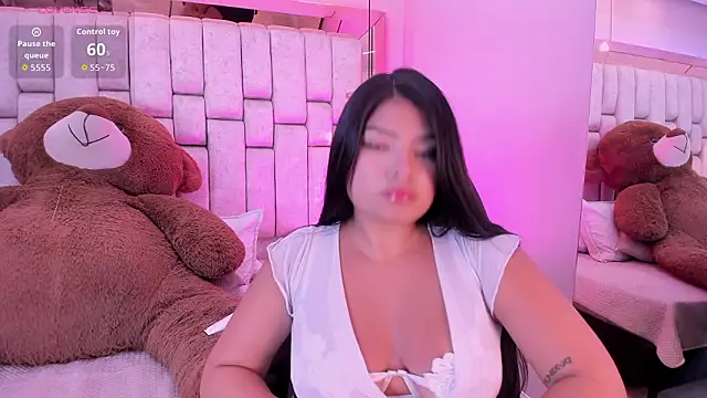 Snapshot of melodyy33_ chatting on March 26, 5:24 am melodyy33 online show from March 26, 5:24 am