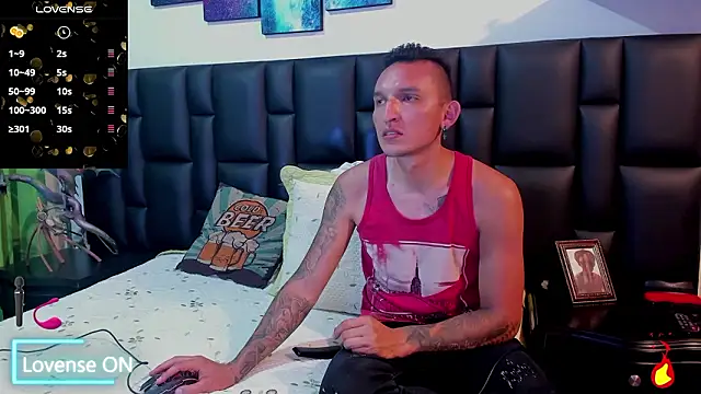 Snapshot of Mike_Waters chatting on February 28, 12:44 am Mike Waters online show from February 28, 12:44 am