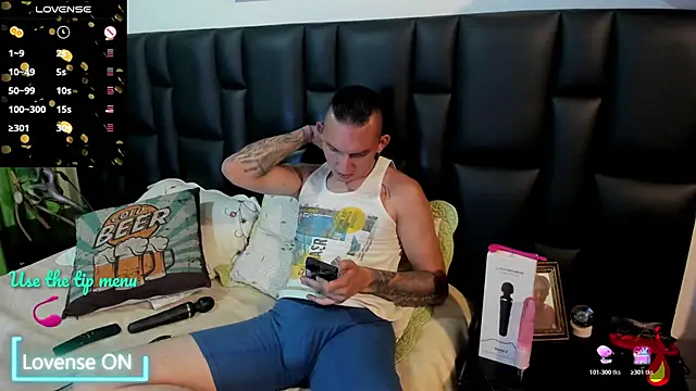 Snapshot of Mike_Waters chatting on March 10, 10:15 pm Mike Waters online show from March 10, 10:15 pm