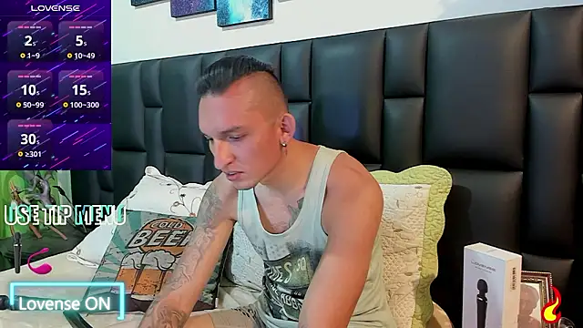 Snapshot of Mike_Waters chatting on March 14, 10:59 pm Mike Waters online show from March 14, 10:59 pm