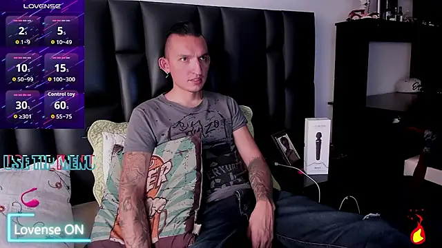 Snapshot of Mike_Waters chatting on March 16, 7:51 pm Mike Waters online show from March 16, 7:51 pm