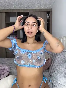 LauStar  online show from March 26, 12:06 am