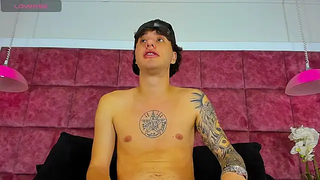 Snapshot of EXCLUSIVE8 chatting on March 6, 4:31 am EXCLUSIVE8 online show from March 6, 4:31 am