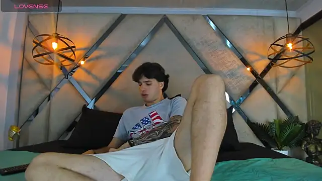 Snapshot of EXCLUSIVE8 chatting on March 8, 4:16 am EXCLUSIVE8 online show from March 8, 4:16 am