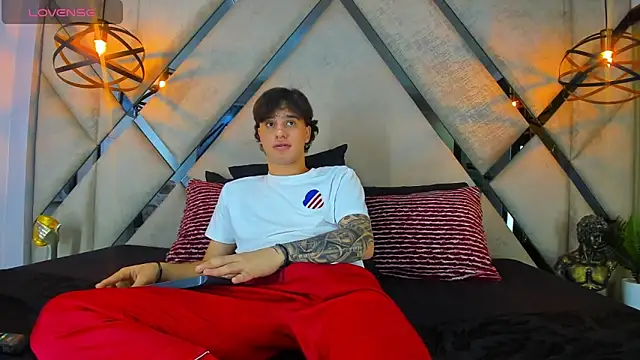 Snapshot of EXCLUSIVE8 chatting on March 12, 4:29 am EXCLUSIVE8 online show from March 12, 4:29 am