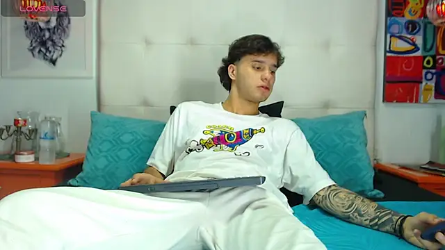 Snapshot of EXCLUSIVE8 chatting on March 19, 4:38 am EXCLUSIVE8 online show from March 19, 4:38 am