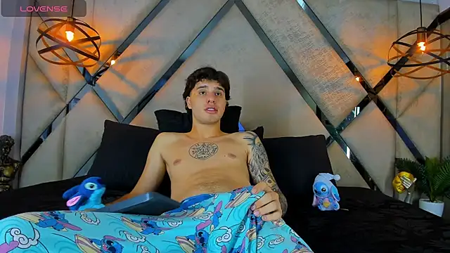 Snapshot of EXCLUSIVE8 chatting on March 22, 4:32 pm EXCLUSIVE8 online show from March 22, 4:32 pm