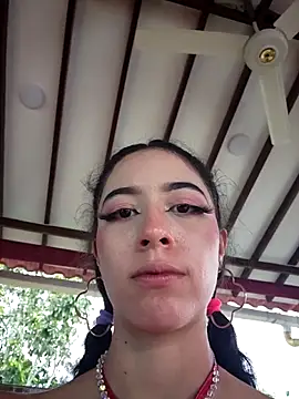 Snapshot of SAMY_AND_ARI chatting on March 5, 8:27 pm SAMY AND ARI online show from March 5, 8:27 pm