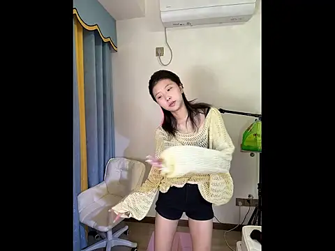 Snapshot of Y--F--LOVE chatting on March 13, 3:51 pm Y--F--LOVE online show from March 13, 3:51 pm