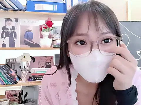 LeNaLyy online show from March 22, 1:53 am