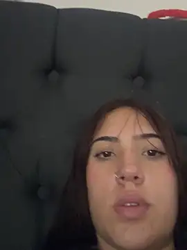 Snapshot of Munequita_med44 chatting on March 27, 4:18 am Munequita med44 online show from March 27, 4:18 am