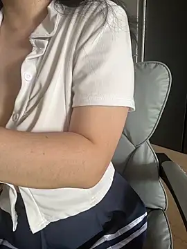 Snapshot of Ab324- chatting on March 28, 3:39 am Ab324- online show from March 28, 3:39 am