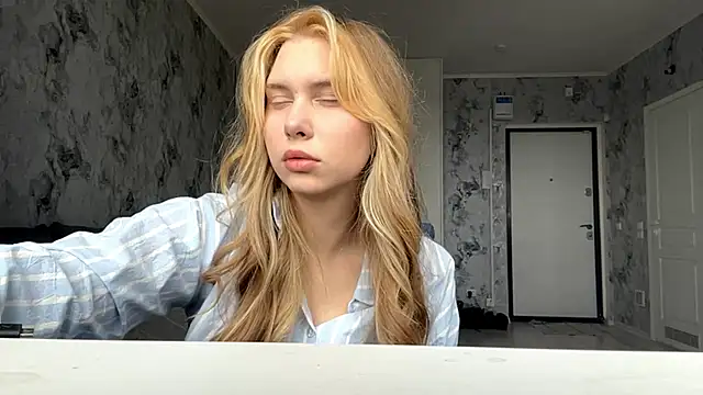 Snapshot of ShariLappas chatting on March 5, 12:12 pm ShariLappas online show from March 5, 12:12 pm