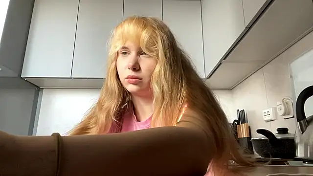 Snapshot of ShariLappas chatting on March 14, 1:16 pm ShariLappas online show from March 14, 1:16 pm