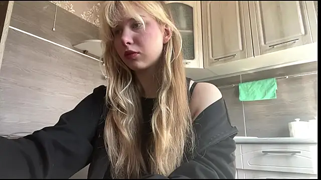 Snapshot of ShariLappas chatting on March 24, 8:19 am ShariLappas online show from March 24, 8:19 am