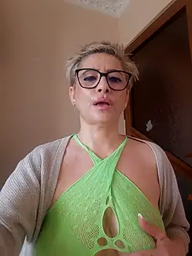 LunaBlaise online show from March 22, 8:29 am