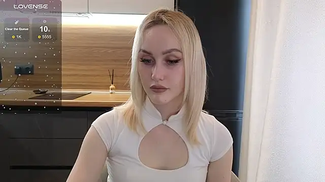 Bella Villen online show from June 14, 10:50 am