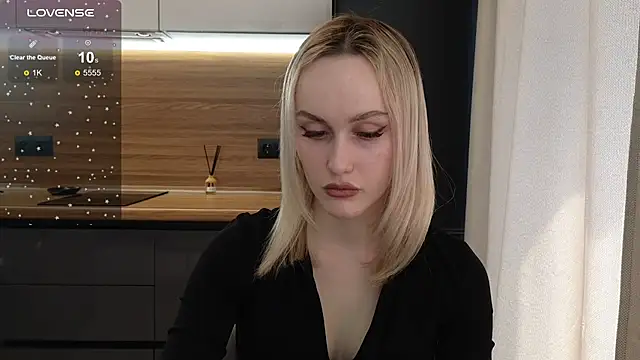 Bella Villen online show from June 19, 5:45 am