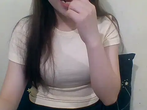 Snapshot of kiraa-007 chatting on April 6, 1:56 pm kiraa-007 online show from April 6, 1:56 pm