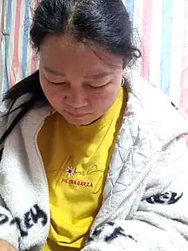 Snapshot of phay79 chatting on March 8, 2:04 am phay79 online show from March 8, 2:04 am