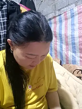 Snapshot of phay79 chatting on March 18, 1:47 pm phay79 online show from March 18, 1:47 pm