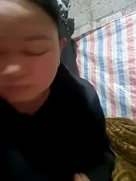 Snapshot of phay79 chatting on March 21, 2:31 pm phay79 online show from March 21, 2:31 pm