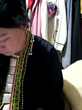 Snapshot of phay79 chatting on March 23, 1:37 pm phay79 online show from March 23, 1:37 pm