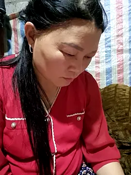 Snapshot of phay79 chatting on March 25, 2:01 pm phay79 online show from March 25, 2:01 pm