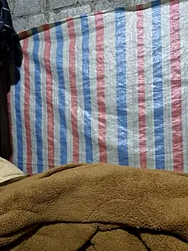 Snapshot of phay79 chatting on March 27, 2:06 pm phay79 online show from March 27, 2:06 pm