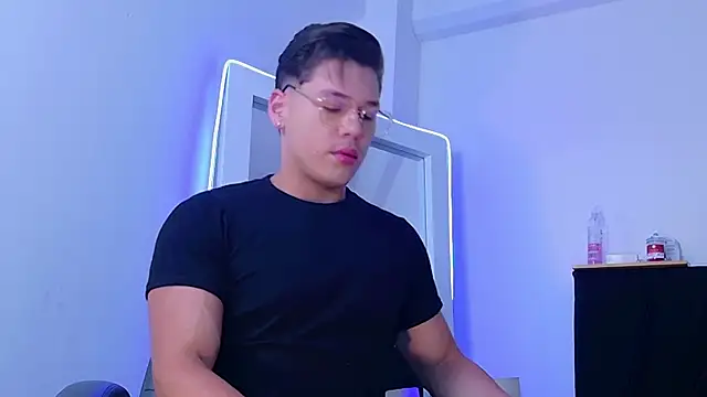 NIKLAS BRAUNN01 online show from March 7, 12:24 pm