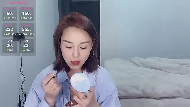 Snapshot of xiaolu-686 chatting on March 23, 2:43 pm xiaolu-686 online show from March 23, 2:43 pm