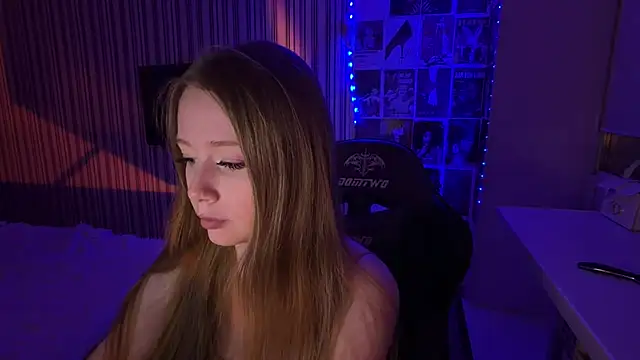 Snapshot of Emily_Rass_ chatting on March 15, 5:08 pm Emily Rass online show from March 15, 5:08 pm