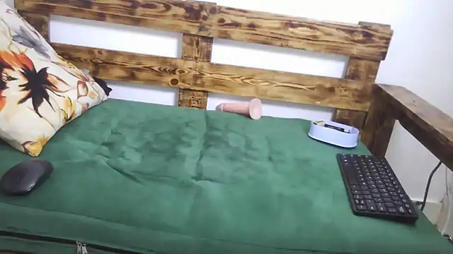 Snapshot of Sassy_swee chatting on March 12, 3:45 am Sassy swee online show from March 12, 3:45 am