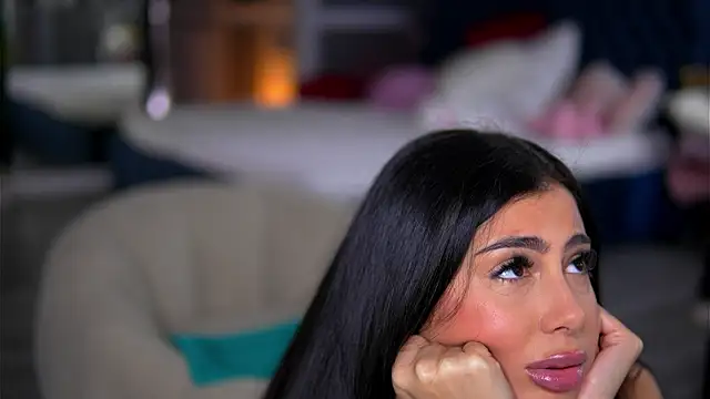 Snapshot of MissMeganMoon chatting on March 18, 10:07 am MissMeganMoon online show from March 18, 10:07 am